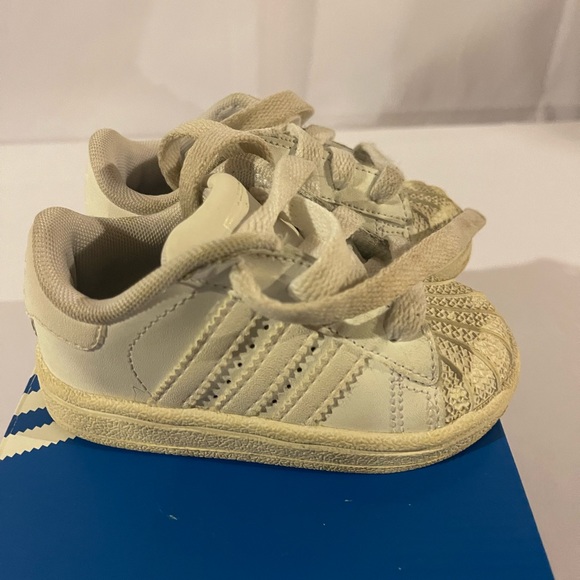 Adidas Baby Adidas White Superstar Shell Toe Unisex Toddler Size 5 - Picture 3 of 6